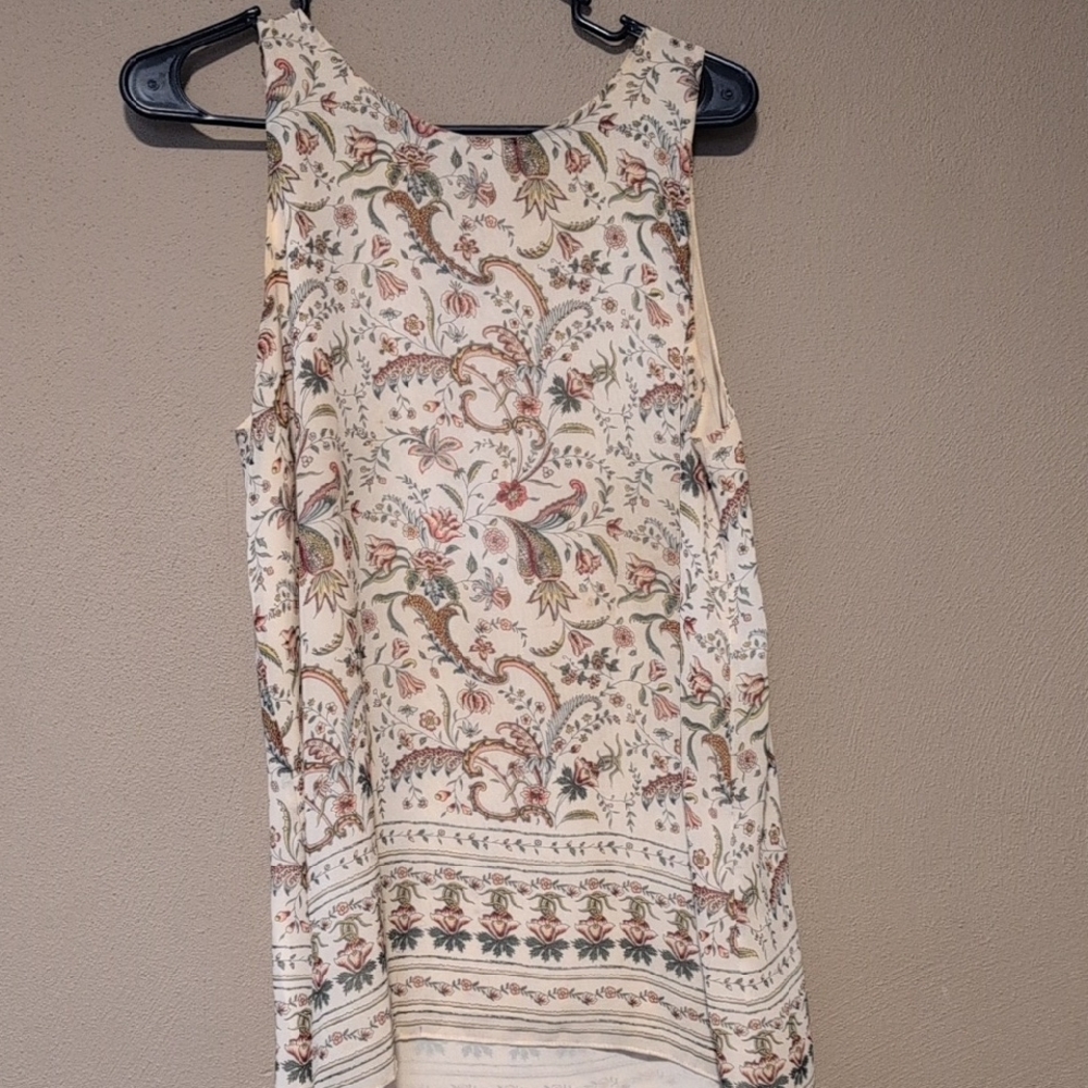 Floral Sleeveless Blouse